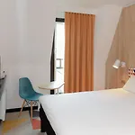 Ibis Styles Centre Historique Hotel 3*