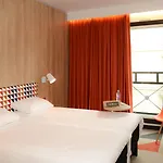 Ibis Styles Centre Historique Hotel 3*