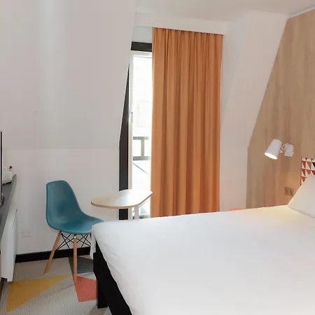 Ibis Styles Centre Historique Hotel 3*