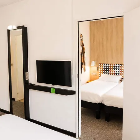 Ibis Styles Centre Historique Hotel 3*